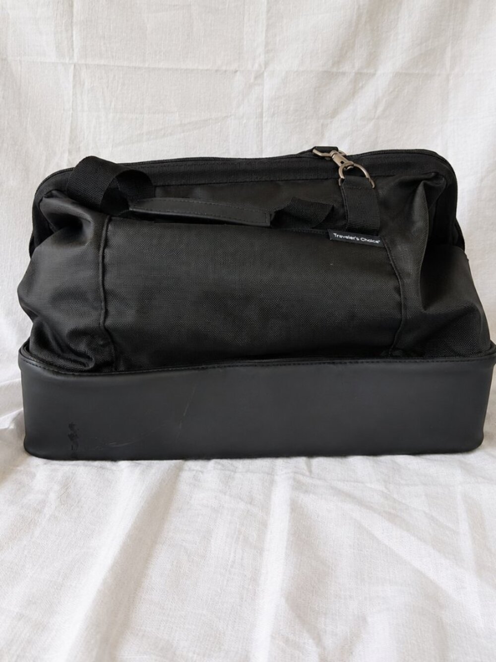 Traveler's Choice Travel Duffel Bag • Black • Carry On Weekender